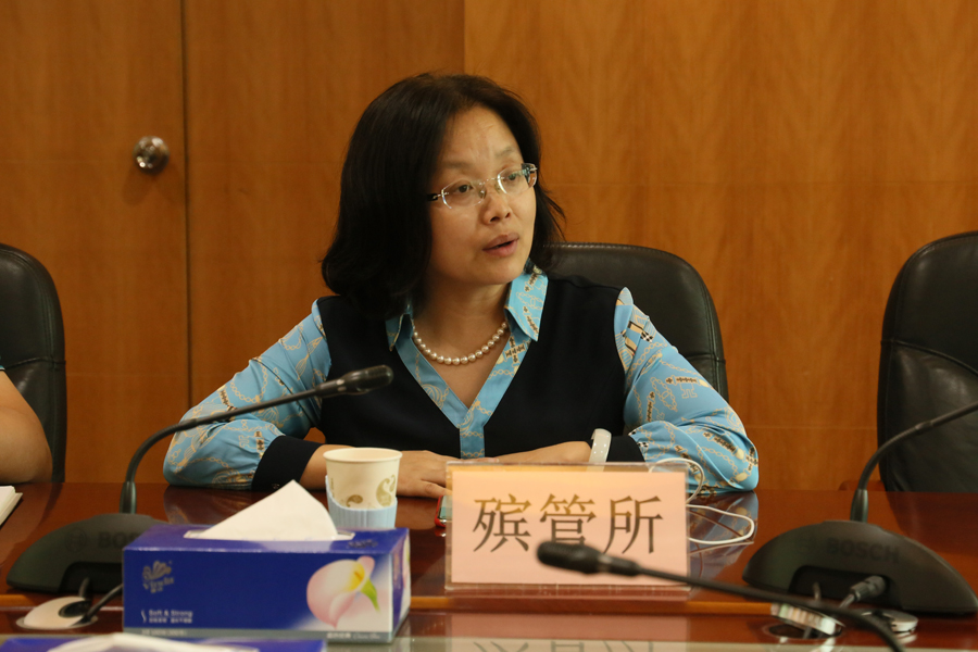 嘉宾：市殡葬管理所所长潘争艳