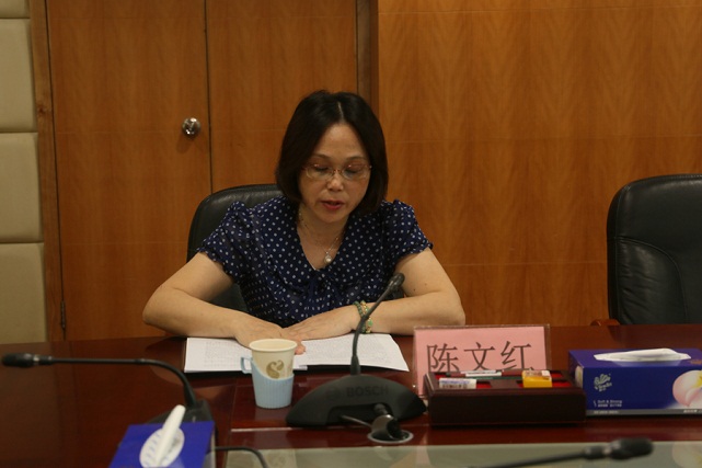 嘉宾：市民政局基层政权建设和区划处调研员陈文红