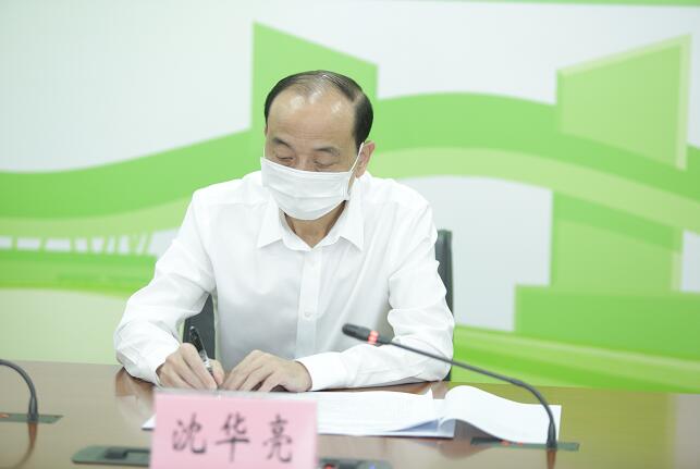 嘉宾：市医疗保障局党组成员、副局长沈华亮