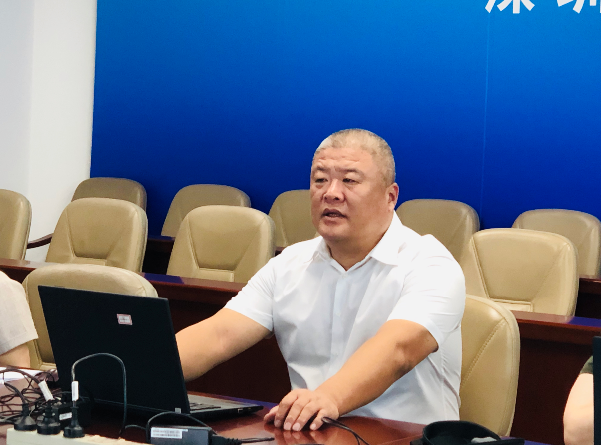 嘉宾：市工业和信息化局副局长胡晓清