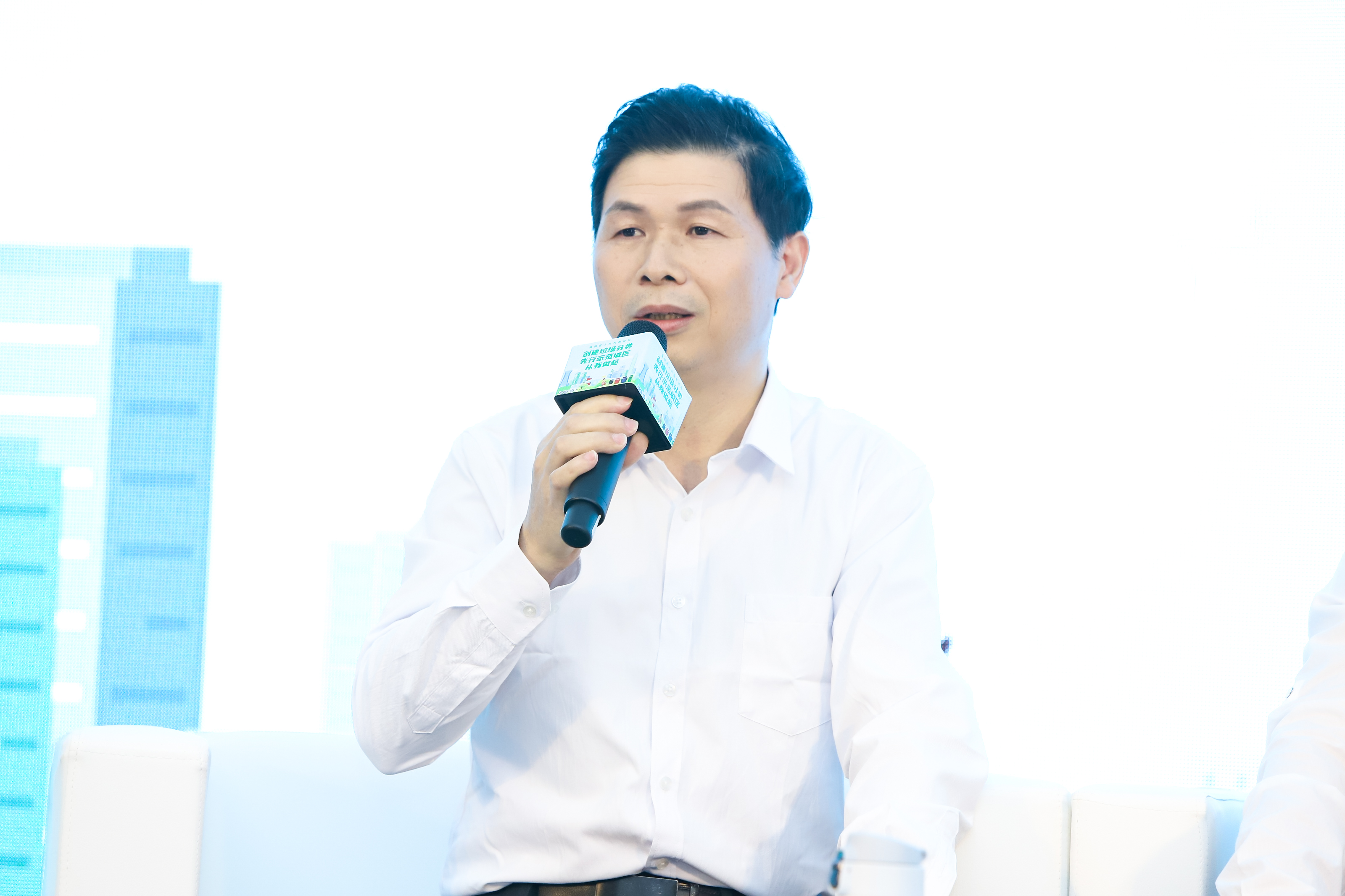 嘉宾：福田区人大常委会委员 肖伟雄