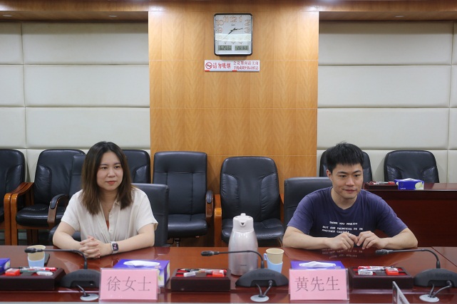 嘉宾：参加活动的徐女士、黄先生