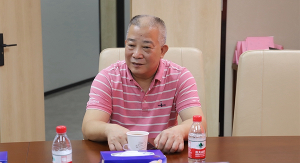 嘉宾：参加活动的林先生