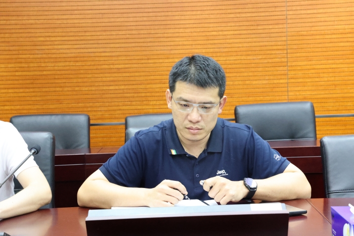 嘉宾：市统计普查中心主任魏春华