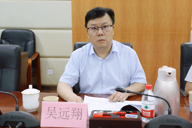 嘉宾：市民政局党组成员、副局长吴远翔