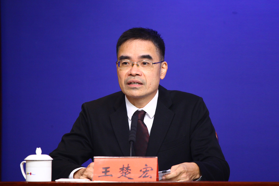 主持人:中共深圳市委宣传部副部长,深圳市人民政府新闻办公室主任