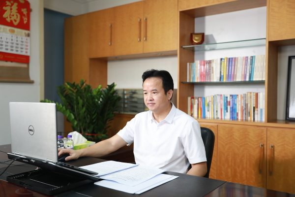 深圳市市场监管局党组书记局长李忠为新时代大讲堂录制课程