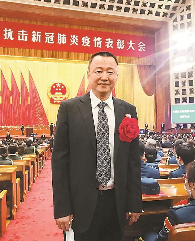 获先进个人表彰的深圳市第三人民医院党委书记、院长刘磊：.jpg