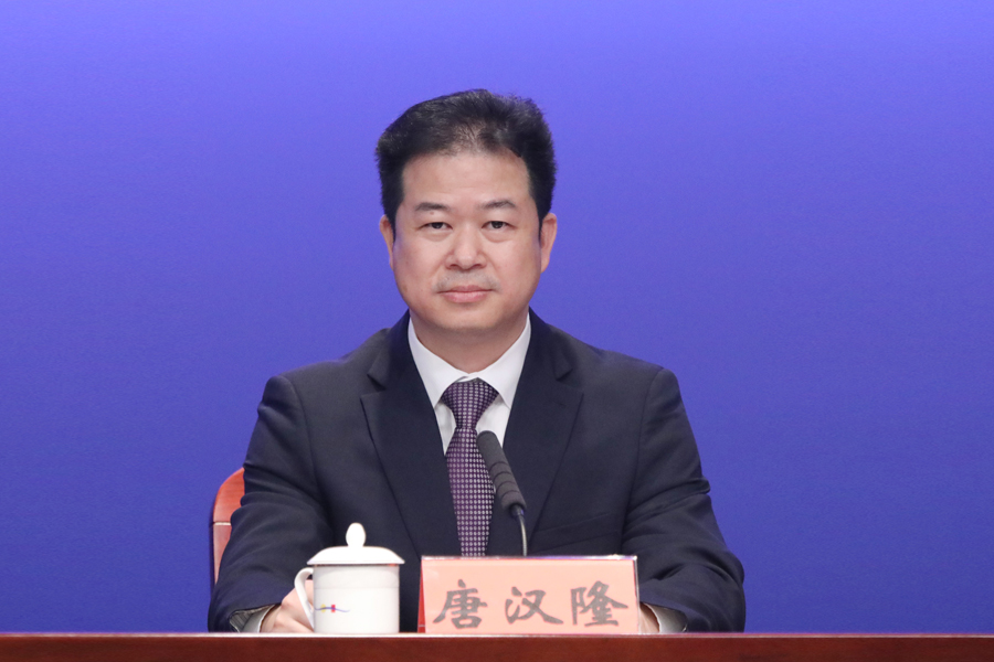 发布人深圳读书月组委会办公室主任深圳出版集团党委书记董事长唐汉隆