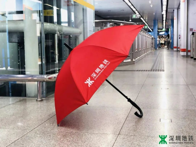 红雨伞.jpg