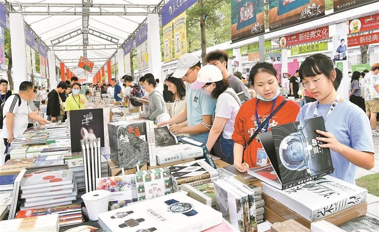 市民购书热情高涨 文化名家纷纷捧场-深圳政府在线_深圳市人民政府门户网站