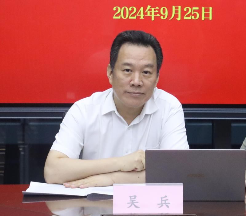 嘉宾：市口岸办党组成员、二级巡视员吴兵