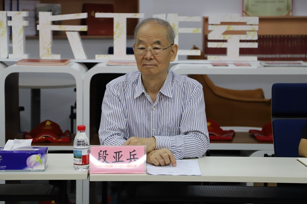 嘉宾：参加活动的段先生