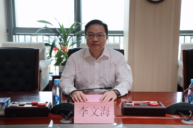 嘉宾：市民政局党组成员、市社会组织管理局局长李文海