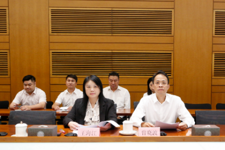 嘉宾：市规划和自然资源局副局长 王海江；市不动产登记中心主任 曾晓波