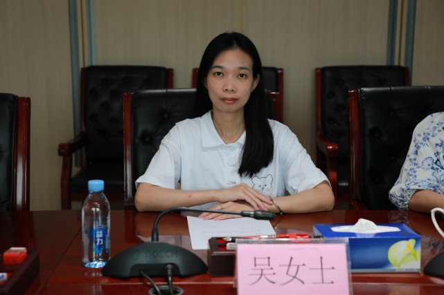 嘉宾：吴女士