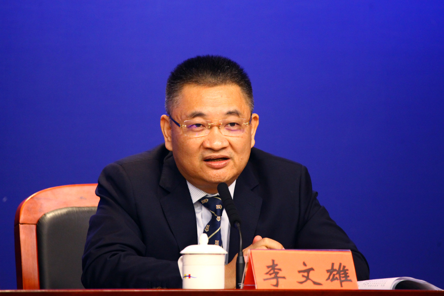 李文雄.jpg