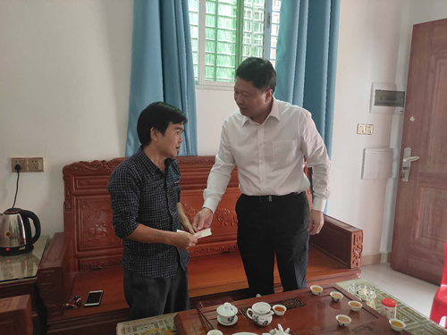 市应急管理局党委委员二级巡视员李频率队到对口帮扶陆丰市小坞村检查