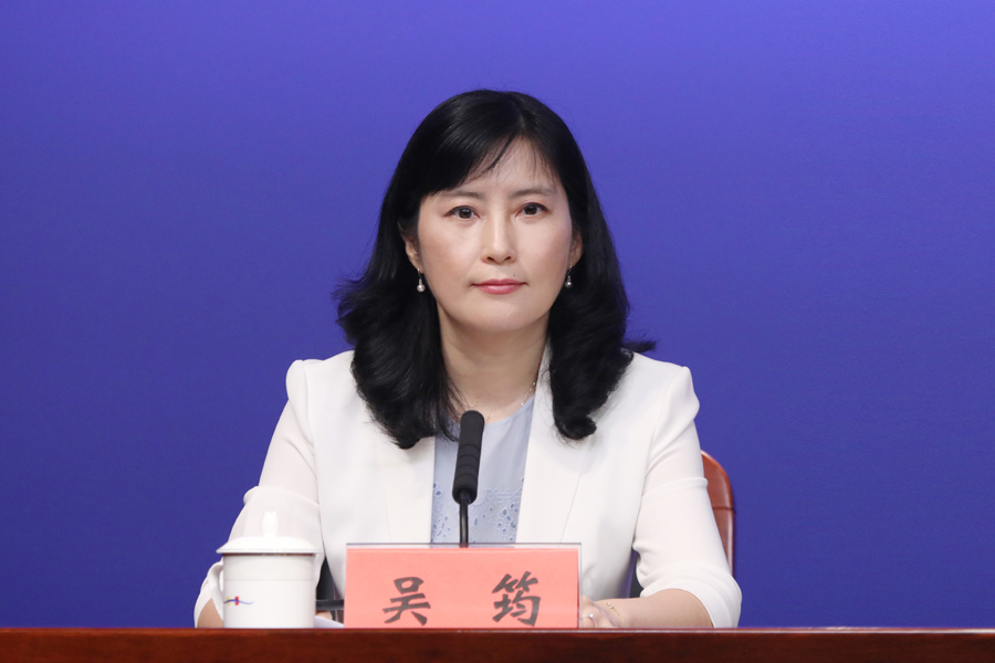 主持人深圳市委宣传部副部长市政府新闻办主任吴筠