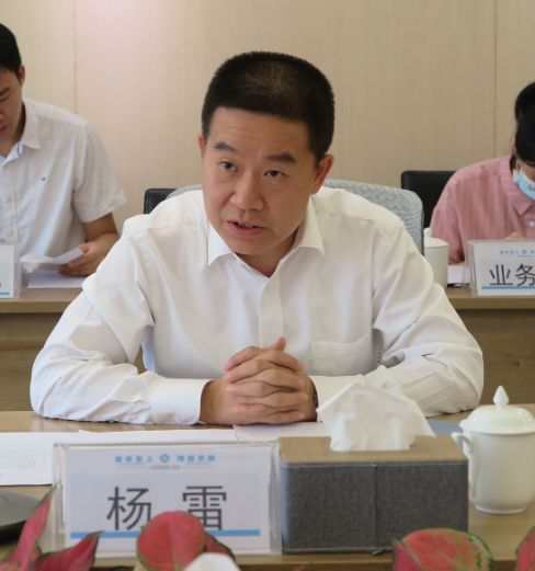 市城管和综合执法局杨雷副局长主持召开垃圾分类市人大代表座谈会