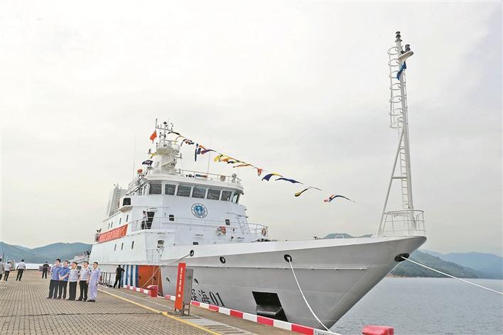 “深海01”轮在深交接入列.jpg