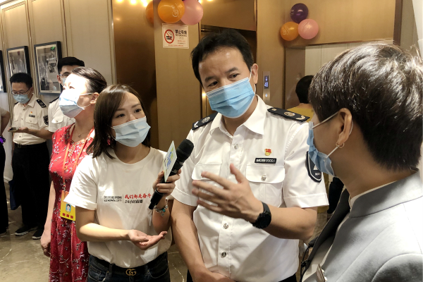 “星期三查餐厅”特区40周年特别行动突查罗湖“老字号”国贸旋转餐厅.jpg