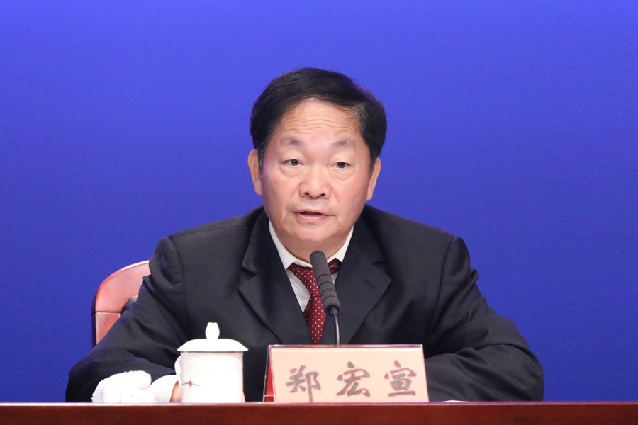 郑宏宣.jpg