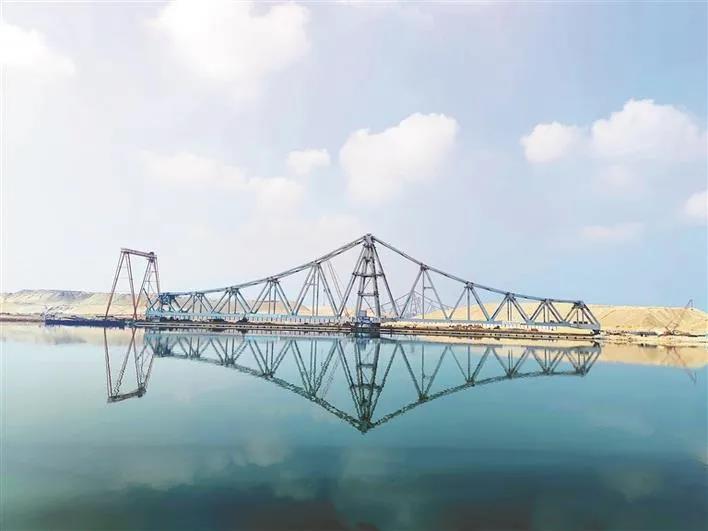 苏伊士运河建桥.jpg