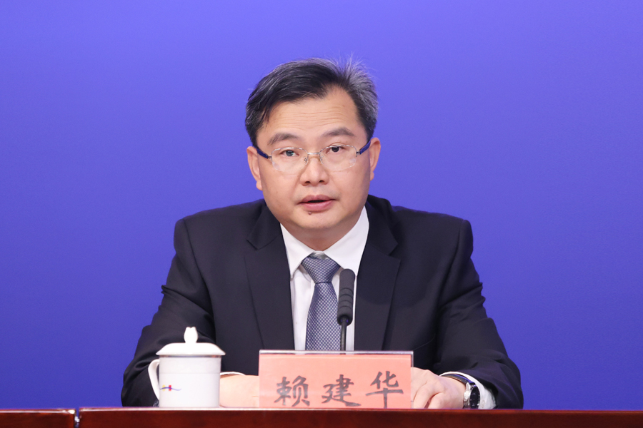 发布人罗湖区委常委区委政府办主任赖建华