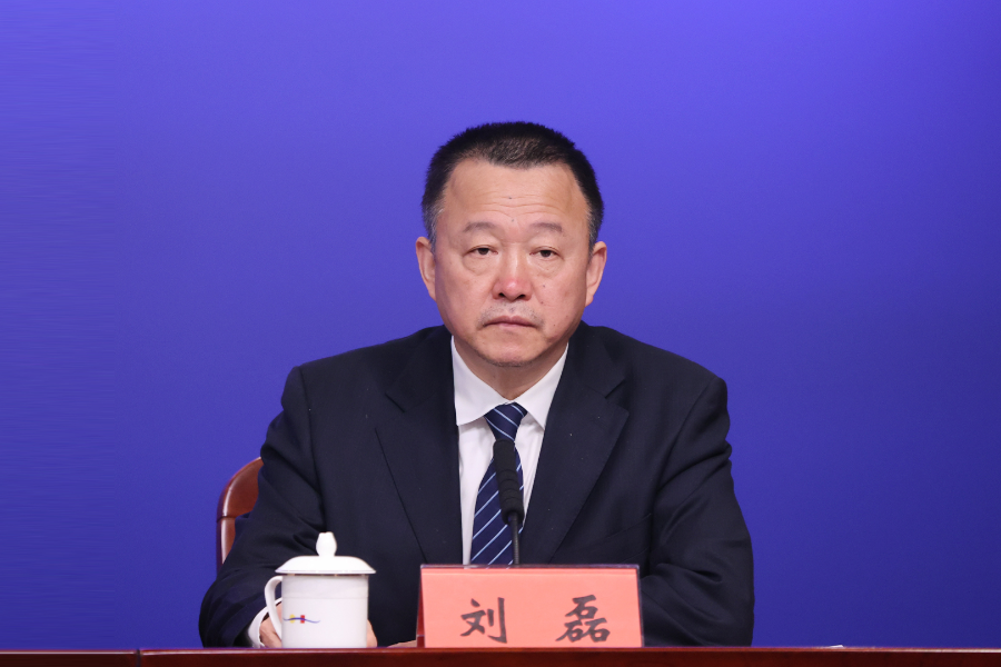 发布人:市第三人民医院党委书记 刘磊--图片资料