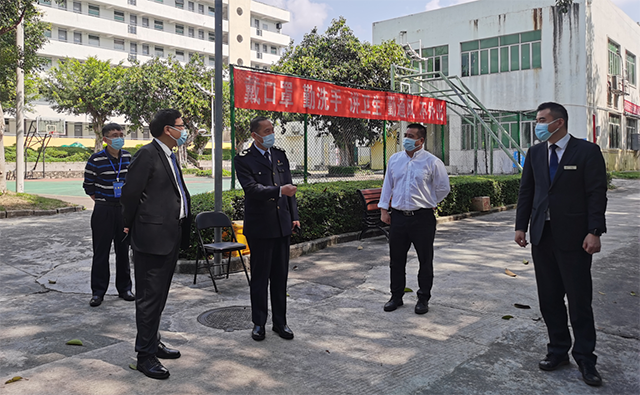 深圳市卫生监督局党委书记、局长蔡本辉带队开展疫情防控督导检查.png