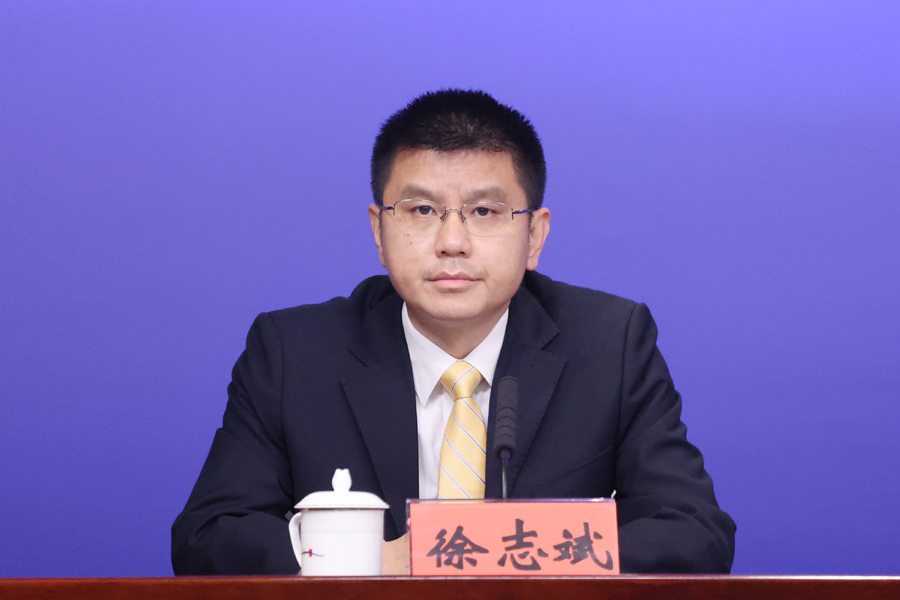 发布人:龙华区委常委,副区长 徐志斌--图片资料