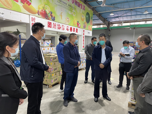 市纪委监委第九监督检查组组长李培生检查供港民生物资保障工作