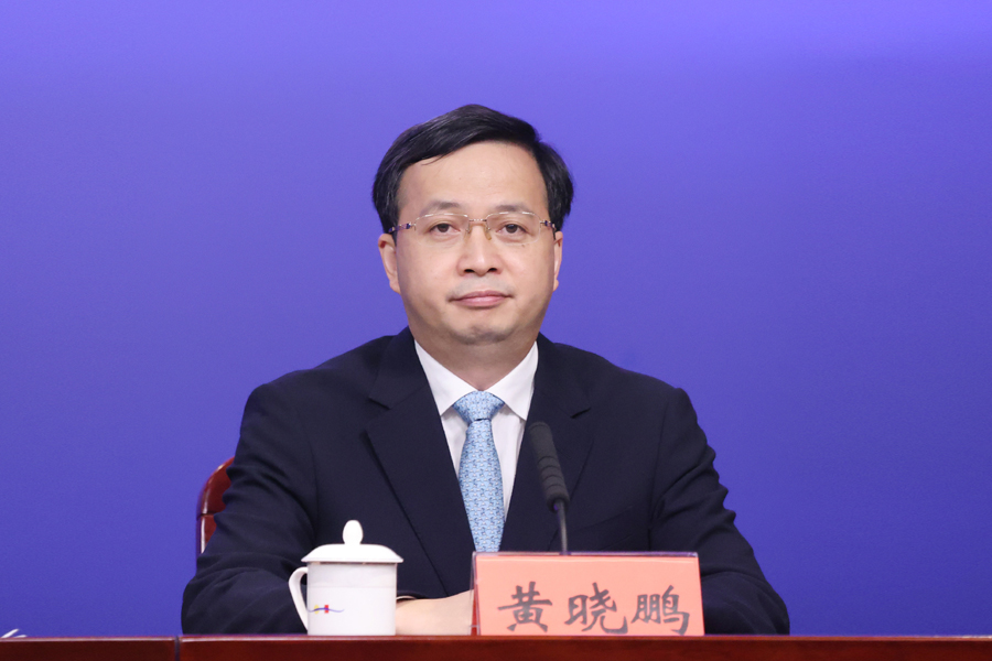 黄晓鹏.jpg