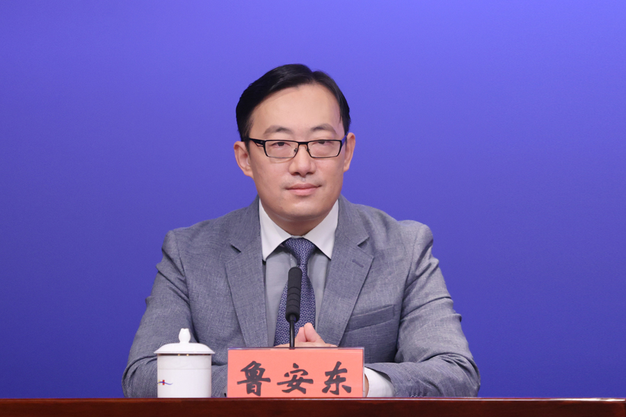 鲁安东.jpg
