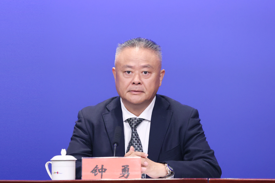 发布人：中国杯帆船赛组委会副秘书长 钟勇.jpg