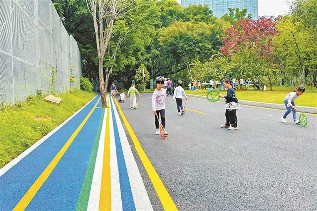 南山区交通部门打造的该区首条“儿童友好型”示范路。.jpg