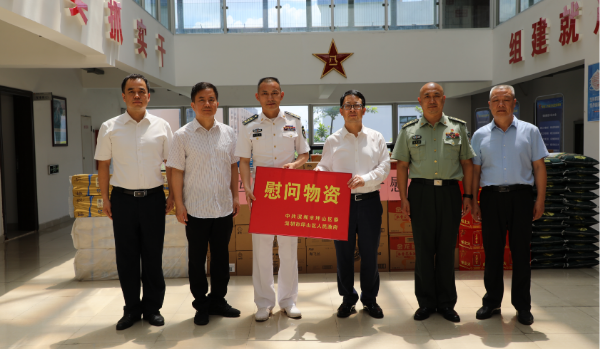 区委副书记、政法委书记张宗武率队走访慰问区人武部