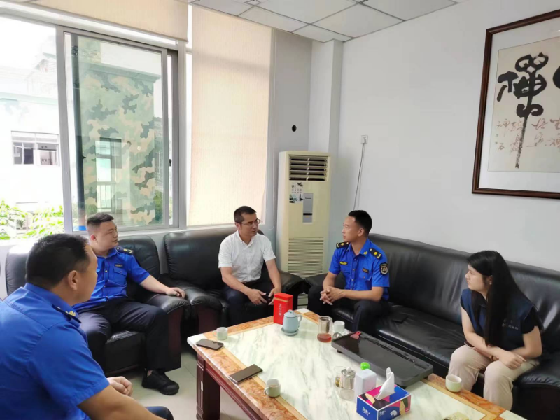 石井街道“城管蓝”下沉社区