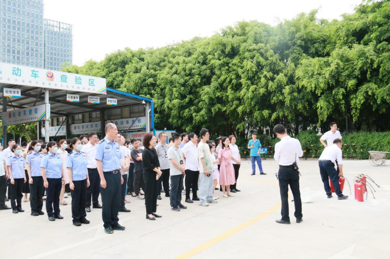 坪山区政务服务中心举行消防安全应急演练文明实践活动