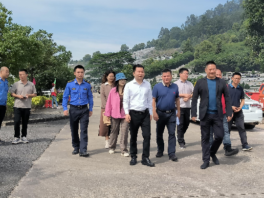 >政府信息公开>部门动态>检查组一行来到公明街道鹰山墓园开展检查