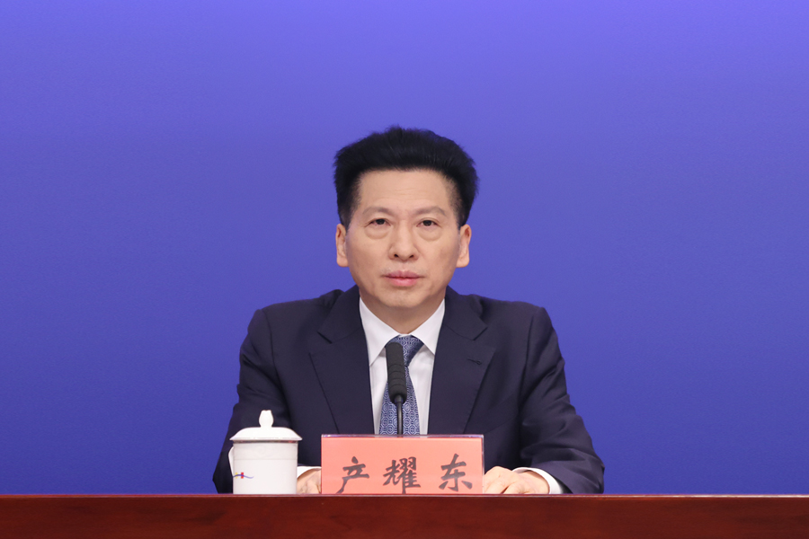 发布人：深圳市人民政府副秘书长、一级巡视员 产耀东
