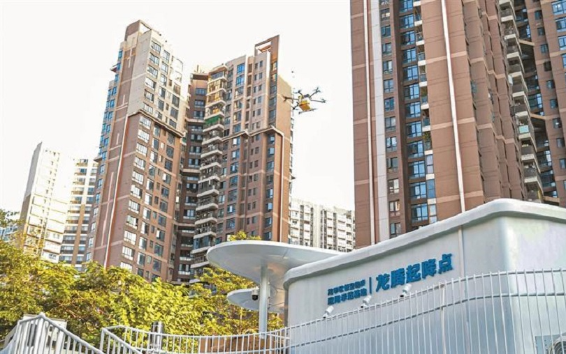 龙华红山片区上空，无人机穿梭城市,精准送达。.jpg