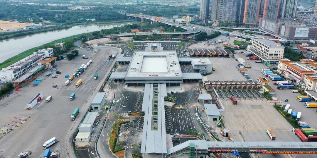 皇岗口岸的临时旅检厅.pic.jpg 图片