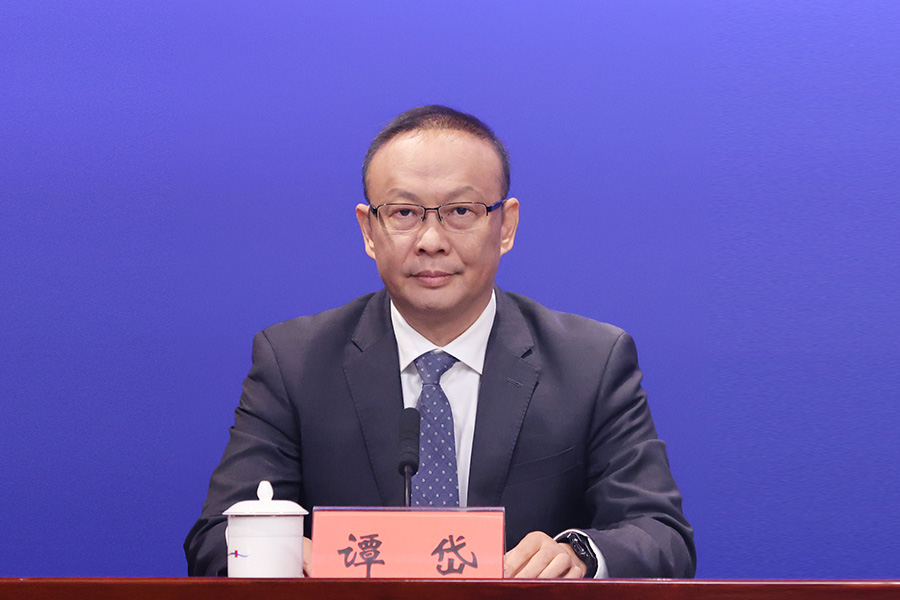 深圳市工业和信息化局副局长 谭岱