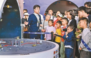 2万人预约 科技年味足