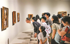 深圳国际美术馆开馆首月观众超十万人次