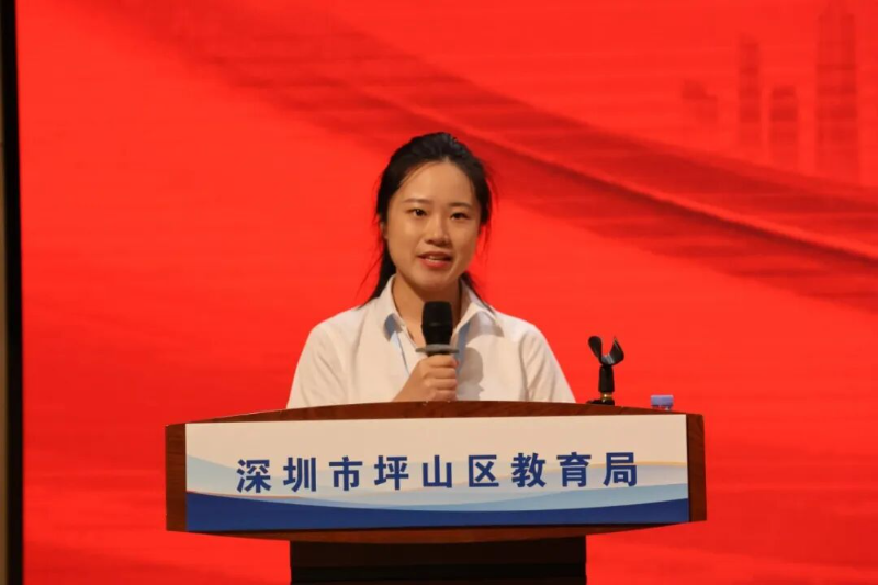 新教师代表刘欢 3.jpg