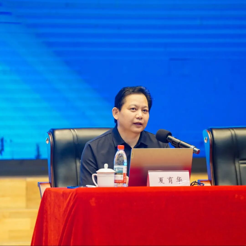 夏育华:深圳实验教育集团党委书记 2.jpg
