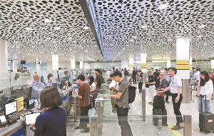 深圳机场今年来入出境外国人已超127万人次